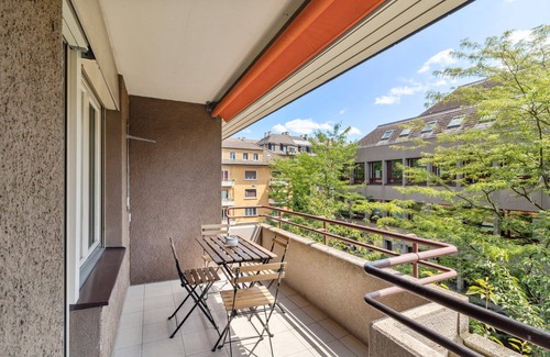 District 8 Apartment | Basic Apartment in Zurich with Full Kitchen