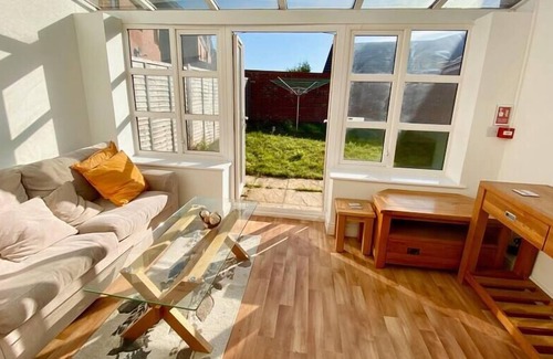 Sherborne St. John House | Basingstoke En-suite Room Townhouse Near Hospital