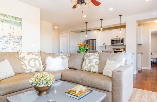 Mission Hills Apartment | Bask in San Diego Glory: Bay Views, Blissful Breezes, & Sunsets Bathed in Warmth