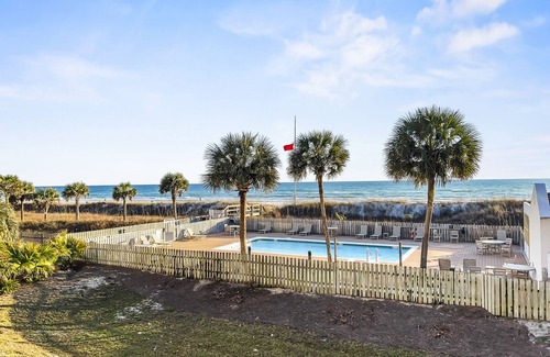Sunnyside Condo | "Bask" - Ramsgate Harbour | Beachfront Condo | Pristine Beach Views | Community Pool