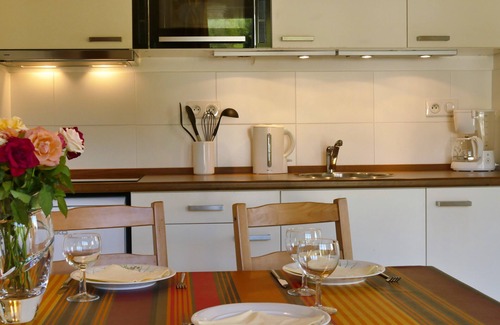 Louhossoa Apartment | BaskoParadis I Eco-Gite I Bright I Bed 160 I Terrace I Panoramic view I Donkeys