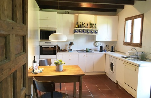 Ahetze Cottage | Basque house with picturesque views of the Pyrenees