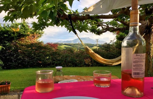 Ahetze Cottage | Basque house with picturesque views of the Pyrenees