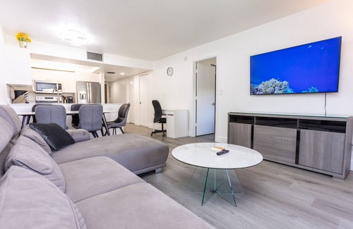 Clewiston Apartment | Bass & Sun Modern & Pool View ! 2/2 Bedroom