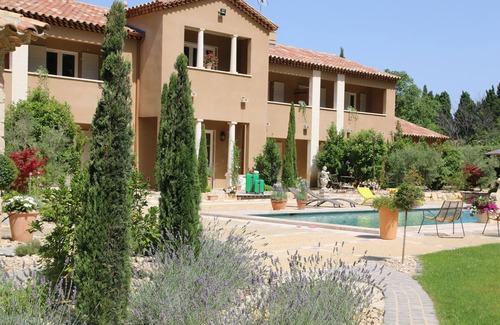 Maussane House | Bastide cypress for 2 people with swimming pool in the heart of Alpilles- Provence