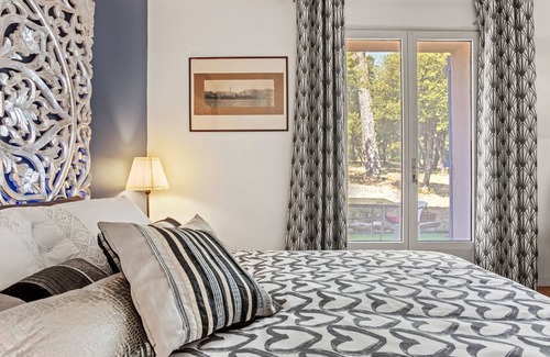 La Roquebrussanne Bed & Breakfast | Bastide Lou Pèbre d'Aï - Lavender Scent