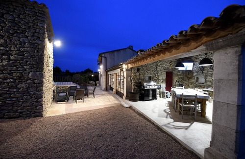 Robion Other | Bastide near (Gordes) Isles sur sorgues- Fontaine de Vau 4 to 10 people.