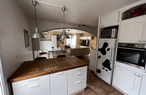 Lancon-Provence Villa | Bastide Provençale et Espace Aquatique Dans un Beau Village