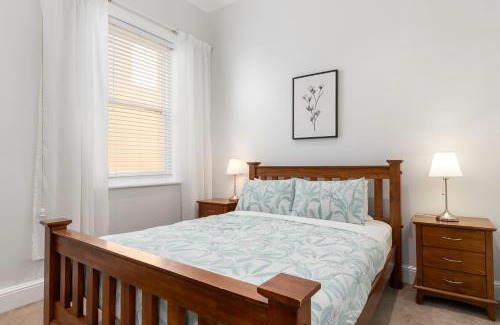 Glenelg South Apartment | Bath Street Cottages