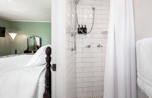 Oak Park Bed & Breakfast | Bath Street Inn B & B, Santa Barbara