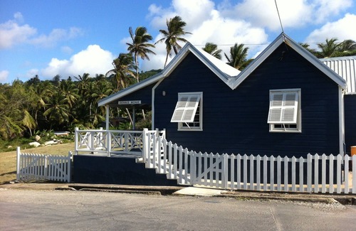 Hill Crest Cottage | Bathsheba, 4 Bedroom Oceanside Family Getaway. Walk to beach and Soup Bowl.