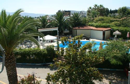 Lokroi Hotel | Batis Hotel