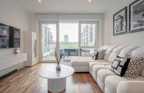 St. Mary's Park Apartment | Battersea Reach Luxury Riverside Apartment
