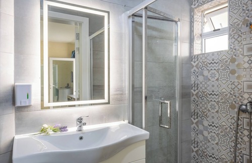 Xewkija Hotel | Battista Guesthouse with pool-room 5