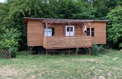 Rheinsberg House | Bauwagen mit Gemeinschaftsbad