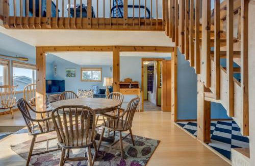 Waldport House | Bay and Horizon Views! Dog Friendly! Crabbing and Fishing Close By!