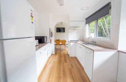Clifton Springs House | Bay Beauty A Spacious Coastal Family Retreat