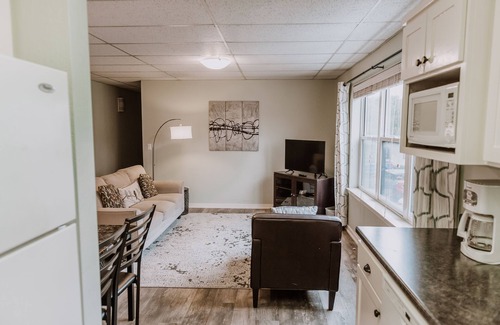 Old Town Eureka Apartment | Bay Breeze across from Waterfront