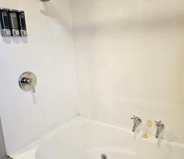 Timaru Hotel | Bay City Motor Lodge