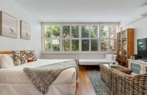 Neutral Bay Apartment | Bay Court I - Spacious Studio Next To Hayes Beach