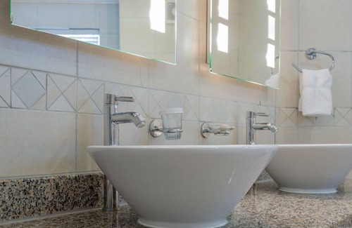 Bonne Terre Hotel | Bay Gardens Marina Haven