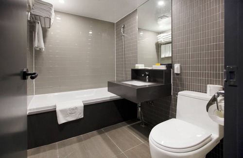 Yeongdo Hotel | Bay Hound Hotel