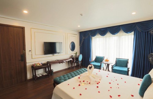 Ha Dong Hotel | Bay Luxury - Royal Văn Phú Hotel