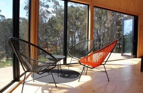Binalong Bay House | BAY OF FIRES ECO HUT off grid experience at Binalong Bay