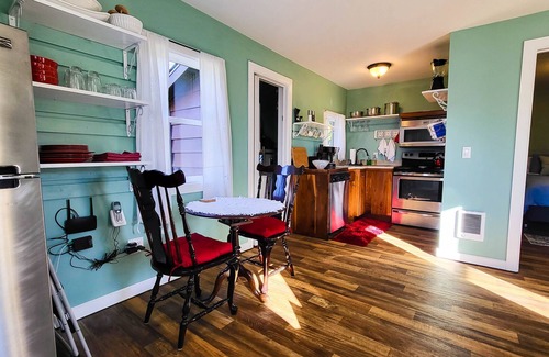 Waldport House | Bay Street Retreat - Waldport