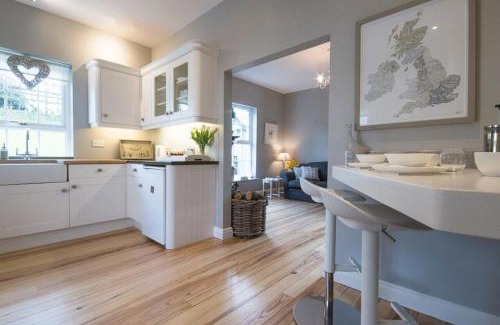 Hillsborough House | Bay Tree Cottage