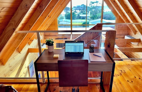 Stieglitz House | Bay views Escape: A Relaxing Home for You and Your Family with outdoor BBQ