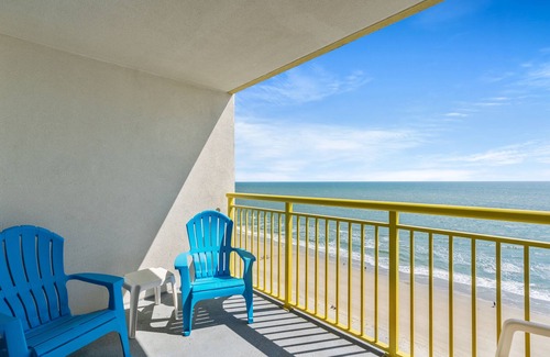 Crescent Beach Condo | Bay Watch 1517-1BR/1BA Oceanfront Condo in North Myrtle Beach