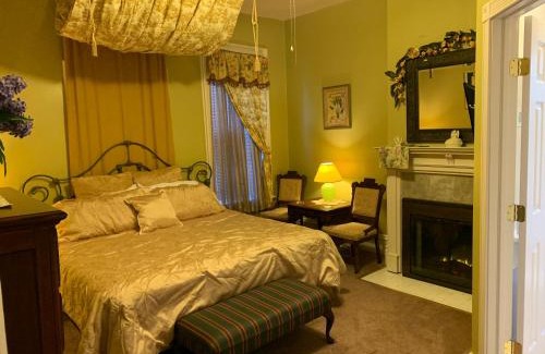 Steubenville Bed & Breakfast | Bayberry House Bed and Breakfast
