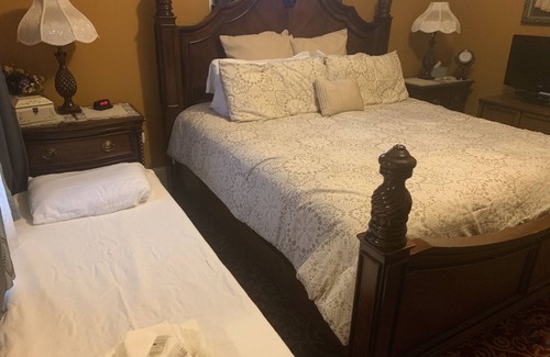 Steubenville Bed & Breakfast | Bayberry House Bed & Breakfast