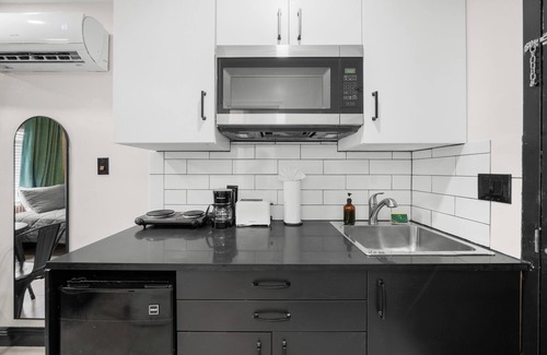 West Avenue Apartment | Baybreeze Apartments by Lowkl