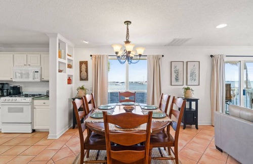 Panama City House | Bayfront Townhome with Private Dock, Kayaks & Stunning Views in Historic St. Andrew's!