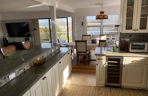 Southold House | Bayfront Vacation Home in Southold, 5 Bedrooms