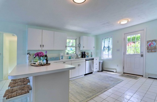 Wareham House | Bayfront Wareham Retreat w/Private Beach!
