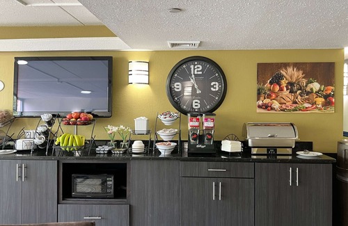 Addison Hotel | Baymont by Wyndham Addison