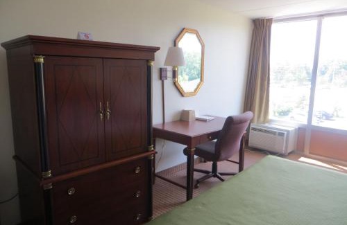 Addison Hotel | Baymont by Wyndham - Chicago - Addison - O'Hare