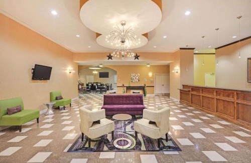 DeSoto Hotel | Baymont by Wyndham Dallas South-DeSoto