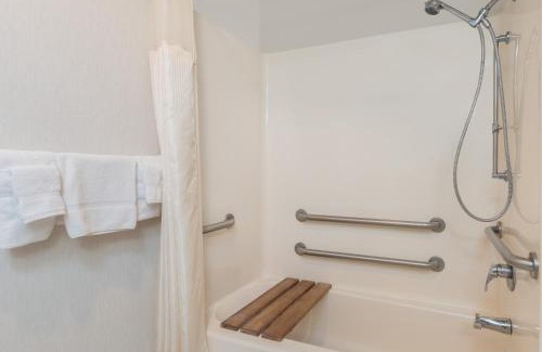 Hot Springs Hotel | Baymont by Wyndham Hot Springs
