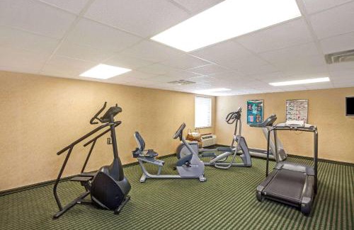 Buechel Hotel | Baymont by Wyndham Louisville Airport South
