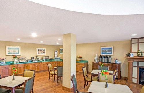 Buechel Hotel | Baymont by Wyndham Louisville Airport South