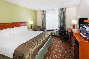 Orange Prairie Hotel | Baymont by Wyndham Peoria