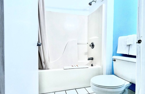 Bayou La Batre Hotel | Bayou Inn & Suites