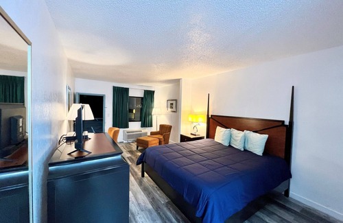 Bayou La Batre Hotel | Bayou Inn & Suites