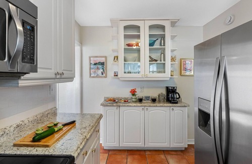 Virginia Park House | Bayshore Bungalow – Steps from Scenic Waterfront