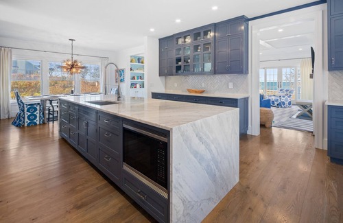 Brewster House | Bayside Bliss - Luxury Waterfront Home in Brewster with Private Beach