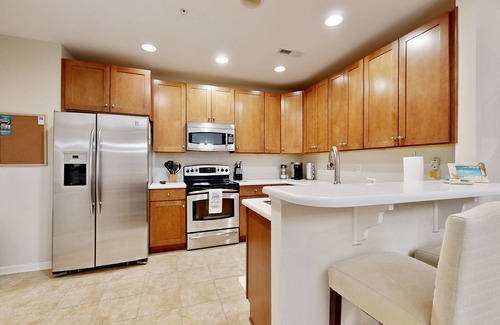 Sun Ridge Condo | Bayside Resort 3rd-floor condo with indoor/outdoor pools, hot tub, tennis & gym